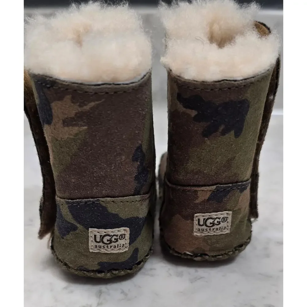 BABY UGGS CADEN CAMO BOOTS SOFT AND COZY SIZE 0/1 6-12 MONTHS